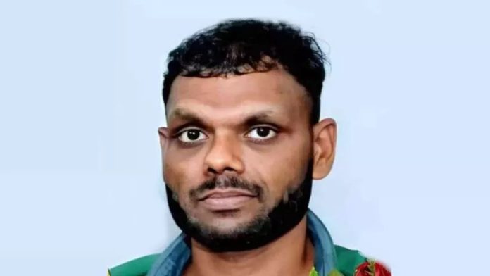വീടിന്റെ പാലുകാച്ചൽ ക്ഷണിക്കാന് പോയ യുവാവ് ബൈക്കപകടത്തിൽ മരിച്ചു വീടിന്റെ പാലുകാച്ചൽ ക്ഷണിക്കാന് പോയ യുവാവ് ബൈക്കപകടത്തിൽ മരിച്ചു