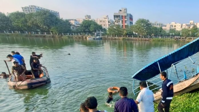 ഗണേശ വിഗ്രഹ നിമജ്ജനത്തിനിടെ എട്ടു പേര് മുങ്ങി മരിച്ചു ഗണേശ വിഗ്രഹ നിമജ്ജനത്തിനിടെ എട്ടു പേര് മുങ്ങി മരിച്ചു