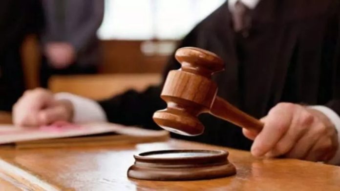 നാലുവയസ്സുകാരിയുടെ കൊലപാതകം : അമ്മയുടെ കാമുകനായിരുന്ന പ്രതിയുടെ വധശിക്ഷ റദ്ദാക്കി നാലുവയസ്സുകാരിയുടെ കൊലപാതകം : അമ്മയുടെ കാമുകനായിരുന്ന പ്രതിയുടെ വധശിക്ഷ റദ്ദാക്കി