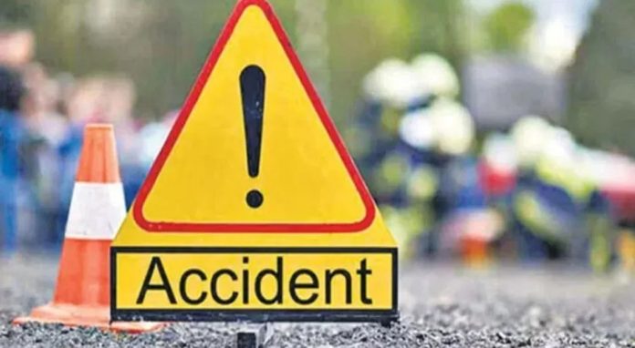 പാലക്കാട് സ്വകാര്യ ബസും കെഎസ്ആർടിസി ബസും കൂട്ടിയിടിച്ച് അപകടം ; 20 പേർക്ക് പരിക്ക് പാലക്കാട് സ്വകാര്യ ബസും കെഎസ്ആർടിസി ബസും കൂട്ടിയിടിച്ച് അപകടം ; 20 പേർക്ക് പരിക്ക്