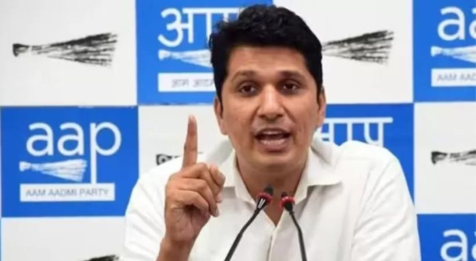 കെജ്രിവാൾ ഒറ്റയ്ക്ക് പോരാടി പുറത്ത് വന്നു ; സൗരഭ് ഭരദ്വാജ് കെജ്രിവാൾ ഒറ്റയ്ക്ക് പോരാടി പുറത്ത് വന്നു ; സൗരഭ് ഭരദ്വാജ്