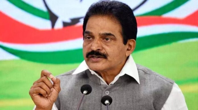 ജുഡീഷ്യറിക്കും ഭരണകൂടത്തിനും ഇടയില് വേണ്ട അതിര്വരമ്പ് പൂജക്കെത്തിയ മോദി ലംഘിച്ചു ; കെ സി വേണുഗോപാല് ജുഡീഷ്യറിക്കും ഭരണകൂടത്തിനും ഇടയില് വേണ്ട അതിര്വരമ്പ് പൂജക്കെത്തിയ മോദി ലംഘിച്ചു ; കെ സി വേണുഗോപാല്