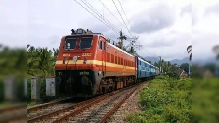 ദസറ, ദീപാവലി ആഘോഷങ്ങൾക്ക് മുന്നോടിയായി 48 സ്പെഷൽ ട്രെയിനുകൾ ദസറ, ദീപാവലി ആഘോഷങ്ങൾക്ക് മുന്നോടിയായി 48 സ്പെഷൽ ട്രെയിനുകൾ