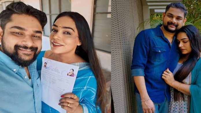 ആർഭാടങ്ങൾ ഇല്ലാത്ത വിവാഹം : സീമയും നിശാന്തും വിവാഹിതരായി ആർഭാടങ്ങൾ ഇല്ലാത്ത വിവാഹം : സീമയും നിശാന്തും വിവാഹിതരായി