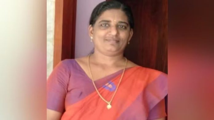 വനിതാ സഹകരണസംഘത്തിൽ കോടികളുടെ തട്ടിപ്പ് ; മുൻ സെക്രട്ടറി അറസ്റ്റിൽ വനിതാ സഹകരണസംഘത്തിൽ കോടികളുടെ തട്ടിപ്പ് ; മുൻ സെക്രട്ടറി അറസ്റ്റിൽ