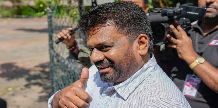 ശ്രീലങ്കന് പ്രസിഡന്റ് തെരഞ്ഞെടുപ്പ്: ദിസനായകെ മുന്നില്, നിലവിലെ പ്രസിഡന്റ് റനില് വിക്രമസിംഗെ മൂന്നാം സ്ഥാനത്ത് ശ്രീലങ്കന് പ്രസിഡന്റ് തെരഞ്ഞെടുപ്പ്: ദിസനായകെ മുന്നില്, നിലവിലെ പ്രസിഡന്റ് റനില് വിക്രമസിംഗെ മൂന്നാം സ്ഥാനത്ത്