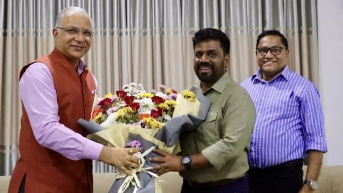 ശ്രീലങ്കയിൽ ചെങ്കൊടി പാറിച്ച പുതിയ പ്രസിഡന്റ് അനുര ദിസനായകെയ്ക്ക് ആദ്യം അഭിനന്ദനം അറിയിച്ചത് ഇന്ത്യ ശ്രീലങ്കയിൽ ചെങ്കൊടി പാറിച്ച പുതിയ പ്രസിഡന്റ് അനുര ദിസനായകെയ്ക്ക് ആദ്യം അഭിനന്ദനം അറിയിച്ചത് ഇന്ത്യ