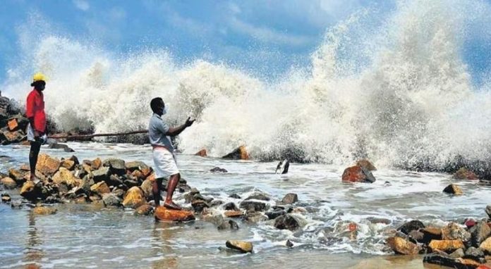 തീരദേശ പരിപാലന നിയമത്തില് കേരളത്തിന് ഇളവ് ; 66 പഞ്ചായത്തുകളെ സിആര്ഇസെഡ് 2 പട്ടികയിലേക്ക് മാറ്റി തീരദേശ പരിപാലന നിയമത്തില് കേരളത്തിന് ഇളവ് ; 66 പഞ്ചായത്തുകളെ സിആര്ഇസെഡ് 2 പട്ടികയിലേക്ക് മാറ്റി