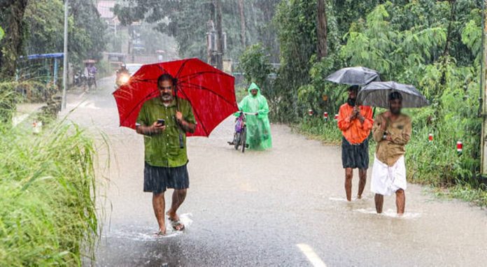 സംസ്ഥാനത്ത് മഴ ശക്തമാകുന്നു ; ഉരുൾപൊട്ടലിനും മണ്ണിടിച്ചിലിനും സാധ്യത സംസ്ഥാനത്ത് മഴ ശക്തമാകുന്നു ; ഉരുൾപൊട്ടലിനും മണ്ണിടിച്ചിലിനും സാധ്യത