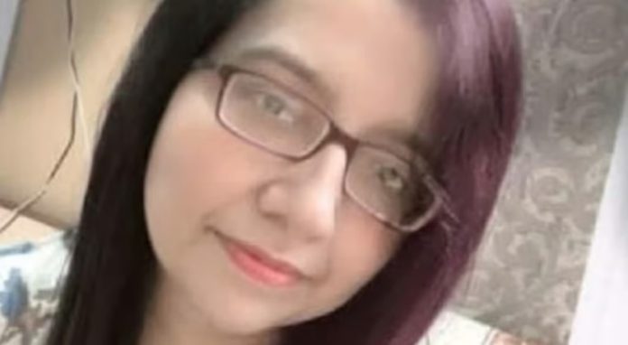 സ്വകാര്യ ബാങ്ക് ഉദ്യോഗസ്ഥ ജോലിക്കിടെ കസേരയില് നിന്ന് വീണ് മരിച്ചു സ്വകാര്യ ബാങ്ക് ഉദ്യോഗസ്ഥ ജോലിക്കിടെ കസേരയില് നിന്ന് വീണ് മരിച്ചു