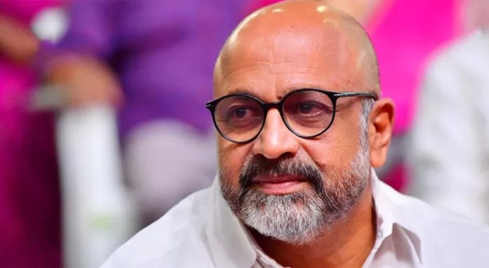 ലൈംഗിക അതിക്രമക്കേസ് : സിദ്ധിഖിന്റെ മുൻകൂർ ജാമ്യാപേക്ഷ നാളെ സുപ്രീം കോടതി പരിഗണിക്കും ലൈംഗിക അതിക്രമക്കേസ് : സിദ്ധിഖിന്റെ മുൻകൂർ ജാമ്യാപേക്ഷ നാളെ സുപ്രീം കോടതി പരിഗണിക്കും