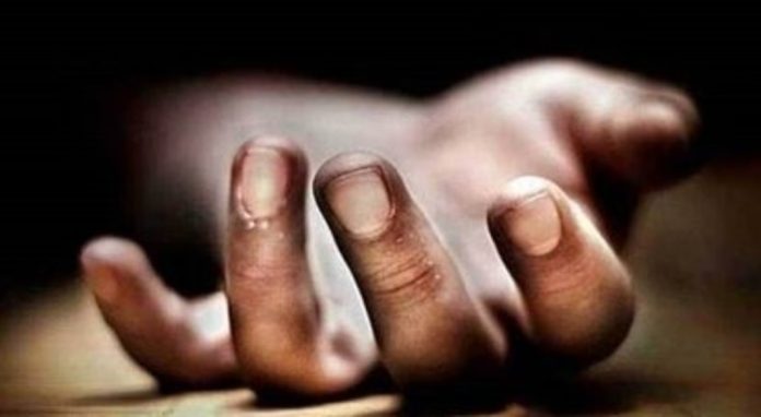 ഭര്ത്താവിനെ തൂങ്ങിമരിച്ച നിലയിലും ഭാര്യയെ പൊള്ളലേറ്റ് മരിച്ച നിലയിലും കണ്ടെത്തി ഭര്ത്താവിനെ തൂങ്ങിമരിച്ച നിലയിലും ഭാര്യയെ പൊള്ളലേറ്റ് മരിച്ച നിലയിലും കണ്ടെത്തി