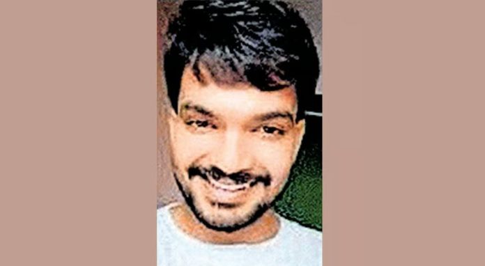 വിവാഹിതനാണെന്ന വിവരം മറച്ചുവെച്ചു, അവസരം വാഗ്ദാനം ചെയ്ത് പീഡനം : സംവിധായകൻ അറസ്റ്റിൽ വിവാഹിതനാണെന്ന വിവരം മറച്ചുവെച്ചു, അവസരം വാഗ്ദാനം ചെയ്ത് പീഡനം : സംവിധായകൻ അറസ്റ്റിൽ