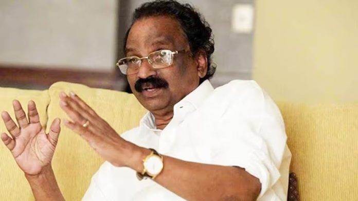 പിവി അന്വര് മതത്തെയും, വിശ്വാസത്തേയും ദുരുപയോഗം ചെയ്യുന്നു : എകെ ബാലന് പിവി അന്വര് മതത്തെയും, വിശ്വാസത്തേയും ദുരുപയോഗം ചെയ്യുന്നു : എകെ ബാലന്