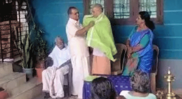 അടൂർ നഗരസഭയിലെ കർഷകരെയും കർഷക തൊഴിലാളികളെയും ആദരിച്ചു അടൂർ നഗരസഭയിലെ കർഷകരെയും കർഷക തൊഴിലാളികളെയും ആദരിച്ചു