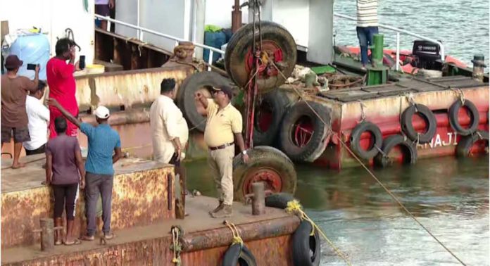 ഷിരൂരില് അര്ജുനായുള്ള തിരച്ചില് നിര്ത്തില്ല ; നാളെ 4 സ്പോട്ടുകളില് തിരച്ചില് ഷിരൂരില് അര്ജുനായുള്ള തിരച്ചില് നിര്ത്തില്ല ; നാളെ 4 സ്പോട്ടുകളില് തിരച്ചില്