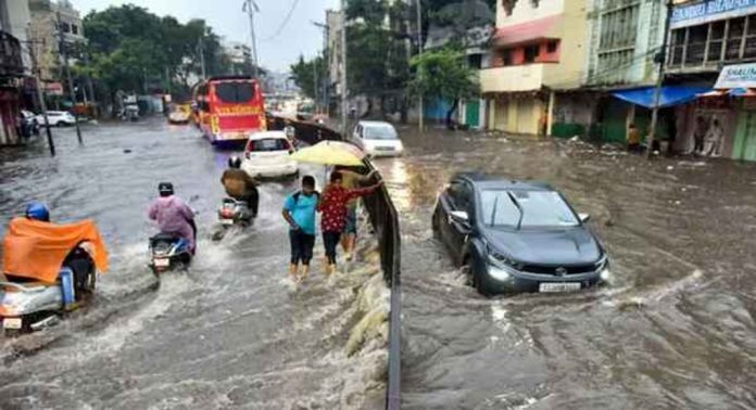 വെള്ളത്തിൽ മുങ്ങി തെലങ്കാന ; മരിച്ചവരുടെ എണ്ണം 29 ആയി വെള്ളത്തിൽ മുങ്ങി തെലങ്കാന ; മരിച്ചവരുടെ എണ്ണം 29 ആയി
