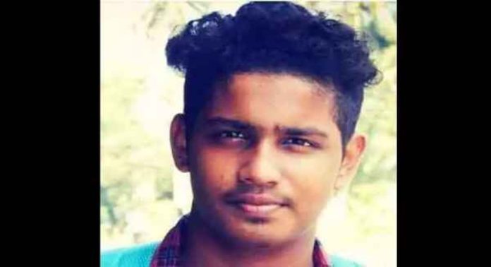 ബൈക്കിൽ ലോറി ഇടിച്ച് യുവാവിന് ദാരുണാന്ത്യം ബൈക്കിൽ ലോറി ഇടിച്ച് യുവാവിന് ദാരുണാന്ത്യം