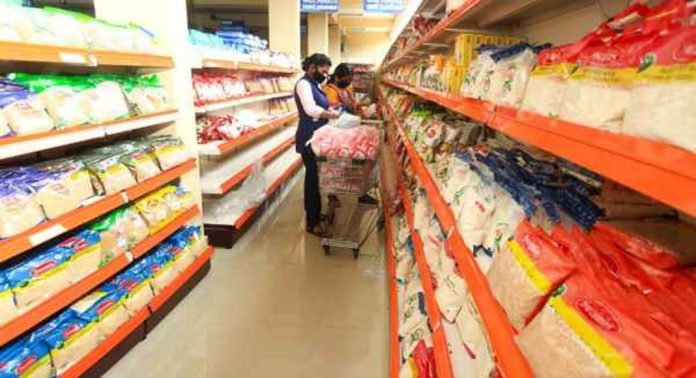 ഓണച്ചന്തകളില് സപ്ലൈക്കോയേക്കാള് വിലക്കുറവ് ; ഒരു കിലോ പഞ്ചസാരക്ക് 27 രൂപ ഓണച്ചന്തകളില് സപ്ലൈക്കോയേക്കാള് വിലക്കുറവ് ; ഒരു കിലോ പഞ്ചസാരക്ക് 27 രൂപ