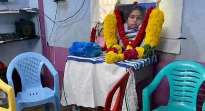 ലാവണ്യയുടെ മരണം ; നിർബന്ധിത മതപരിവർത്തനമല്ല , സിബിഐ റിപ്പോർട്ട് കോടതിയിൽ ലാവണ്യയുടെ മരണം ; നിർബന്ധിത മതപരിവർത്തനമല്ല , സിബിഐ റിപ്പോർട്ട് കോടതിയിൽ