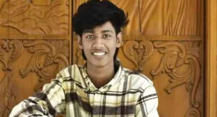 പെൺസുഹൃത്തിന്റെ അച്ഛൻ 19കാരനെ കുത്തികൊന്നതിൽ കൂടുതൽ വിവരം പുറത്ത് പെൺസുഹൃത്തിന്റെ അച്ഛൻ 19കാരനെ കുത്തികൊന്നതിൽ കൂടുതൽ വിവരം പുറത്ത്