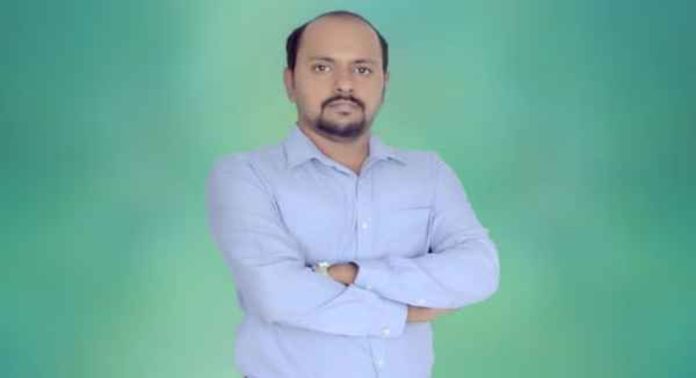 ഓടിത്തുടങ്ങിയ ട്രെയിനിലേക്ക് തിരിച്ചുകയറുന്നതിനിടെ അപകടം ; മലയാളിക്ക് ദാരുണാന്ത്യം ഓടിത്തുടങ്ങിയ ട്രെയിനിലേക്ക് തിരിച്ചുകയറുന്നതിനിടെ അപകടം ; മലയാളിക്ക് ദാരുണാന്ത്യം
