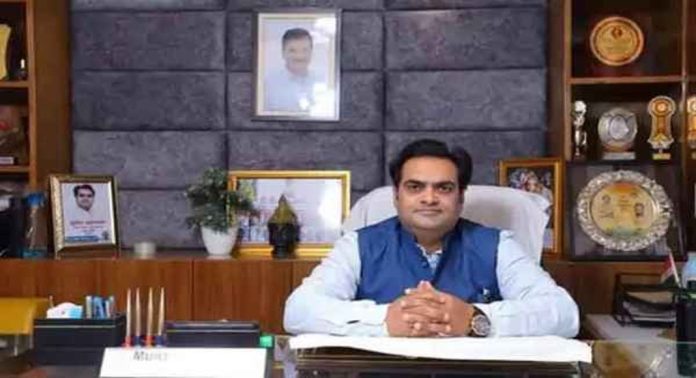 മുകേഷ് അഹ്ലാവത് ഡൽഹി മന്ത്രിസഭയിലെ പുതുമുഖം മുകേഷ് അഹ്ലാവത് ഡൽഹി മന്ത്രിസഭയിലെ പുതുമുഖം