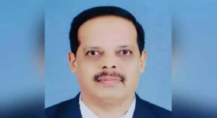 ഹിജാബ് ധരിച്ച വിദ്യാർത്ഥിനികളെ തടഞ്ഞത് വിനയായി, മികച്ച അധ്യാപകനുള്ള അവാർഡ് തടഞ്ഞ് കർണാടക സർക്കാർ ഹിജാബ് ധരിച്ച വിദ്യാർത്ഥിനികളെ തടഞ്ഞത് വിനയായി, മികച്ച അധ്യാപകനുള്ള അവാർഡ് തടഞ്ഞ് കർണാടക സർക്കാർ