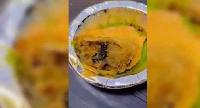 പാർസൽ വാങ്ങിയ സമൂസയിൽ തവളയുടെ കാൽ ; യു.പിയിൽ കടയുടമക്ക് നോട്ടീസ് പാർസൽ വാങ്ങിയ സമൂസയിൽ തവളയുടെ കാൽ ; യു.പിയിൽ കടയുടമക്ക് നോട്ടീസ്