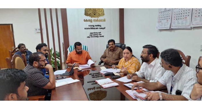 കോന്നി നിയോജകമണ്ഡലത്തിലെ വിവിധ പഞ്ചായത്തുകളിലെ പട്ടയ പ്രശ്നങ്ങൾ പരിഹരിക്കുന്നതിനായി ഉന്നതല യോഗം ചേർന്നു കോന്നി നിയോജകമണ്ഡലത്തിലെ വിവിധ പഞ്ചായത്തുകളിലെ പട്ടയ പ്രശ്നങ്ങൾ പരിഹരിക്കുന്നതിനായി ഉന്നതല യോഗം ചേർന്നു