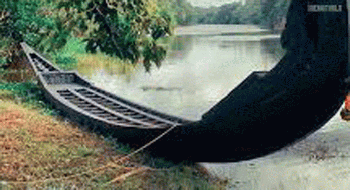 ആറന്മുള ഉത്രട്ടാതി ജലോത്സവത്തിൽ പങ്കെടുക്കാൻ ചെന്നിത്തല പള്ളിയോടത്തിൽ ഒരുക്കങ്ങളാരംഭിച്ചു ആറന്മുള ഉത്രട്ടാതി ജലോത്സവത്തിൽ പങ്കെടുക്കാൻ ചെന്നിത്തല പള്ളിയോടത്തിൽ ഒരുക്കങ്ങളാരംഭിച്ചു
