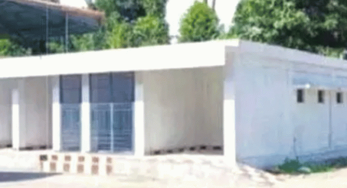ചെങ്ങന്നൂർ നഗരസഭയുടെ വഴിയോരവിശ്രമകേന്ദ്രം ഉദ്ഘാടനം നീളുന്നു ചെങ്ങന്നൂർ നഗരസഭയുടെ വഴിയോരവിശ്രമകേന്ദ്രം ഉദ്ഘാടനം നീളുന്നു