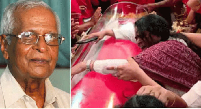ലോറൻസിന്റെ മൃതദേഹം വൈദ്യപഠനത്തിന് വിട്ട് നൽകാനുള്ള നീക്കം ; മകള് ആശ വീണ്ടും ഹൈക്കോടതിയെ സമീപിക്കും ലോറൻസിന്റെ മൃതദേഹം വൈദ്യപഠനത്തിന് വിട്ട് നൽകാനുള്ള നീക്കം ; മകള് ആശ വീണ്ടും ഹൈക്കോടതിയെ സമീപിക്കും