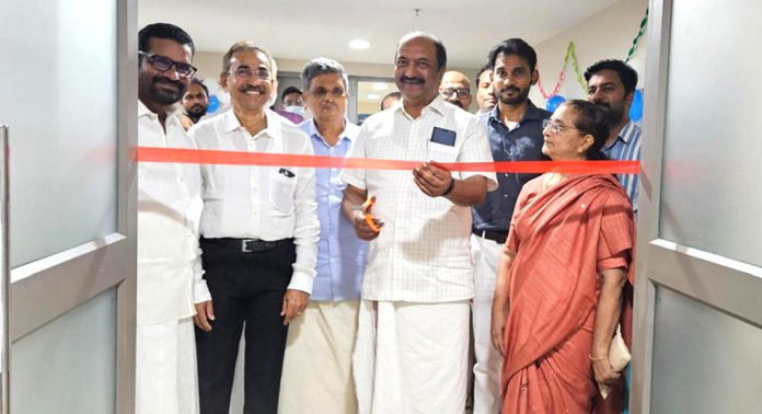 അടൂർ ലൈഫ് ലൈൻ ആശുപത്രിയിൽ കാര്ഡിയാക് എം ആർ ഐ, കാര്ഡിയാക് സി ടി, ഡയാലിസിസ് യൂണിറ്റ്, പൾമനോളജി വകുപ്പുകള് തുറന്നു അടൂർ ലൈഫ് ലൈൻ ആശുപത്രിയിൽ കാര്ഡിയാക് എം ആർ ഐ, കാര്ഡിയാക് സി ടി, ഡയാലിസിസ് യൂണിറ്റ്, പൾമനോളജി വകുപ്പുകള് തുറന്നു