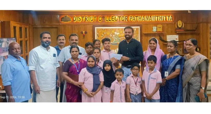 മുഖ്യമന്ത്രിയുടെ ദുരിതാശ്വാസ നിധിയിലേക്ക് മങ്ങാരം ഗവ. യു പി സ്കൂൾ വിദ്യാർത്ഥികൾ ശേഖരിച്ച തുക കൈമാറി മുഖ്യമന്ത്രിയുടെ ദുരിതാശ്വാസ നിധിയിലേക്ക് മങ്ങാരം ഗവ. യു പി സ്കൂൾ വിദ്യാർത്ഥികൾ ശേഖരിച്ച തുക കൈമാറി