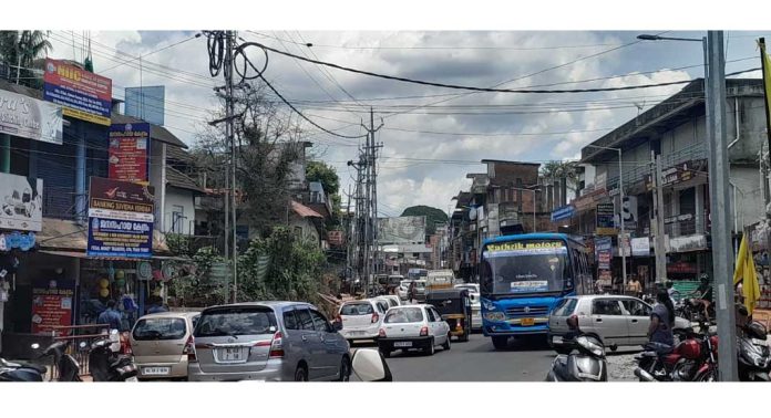 ഓണത്തിനോടനുബന്ധിച്ച് കോന്നിയിൽ ഗതാഗത നിയന്ത്രണം ഏർപ്പെടുത്തും ഓണത്തിനോടനുബന്ധിച്ച് കോന്നിയിൽ ഗതാഗത നിയന്ത്രണം ഏർപ്പെടുത്തും