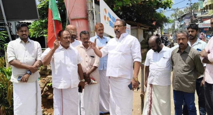 ജനറൽ ആശുപത്രിയിലെ ലിഫ്റ്റ് തകരാറിലായ സംഭവം : എസ്ഡിപിഐ പ്രതിഷേധിച്ചു ജനറൽ ആശുപത്രിയിലെ ലിഫ്റ്റ് തകരാറിലായ സംഭവം : എസ്ഡിപിഐ പ്രതിഷേധിച്ചു