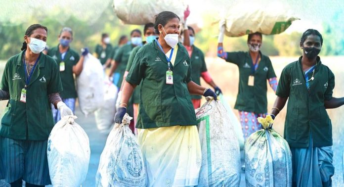 പന്ന്യന്നൂർ പഞ്ചായത്തിൽ ഹരിത കർമസേന അംഗങ്ങൾക്ക് കാൽലക്ഷം ബോണസ് പന്ന്യന്നൂർ പഞ്ചായത്തിൽ ഹരിത കർമസേന അംഗങ്ങൾക്ക് കാൽലക്ഷം ബോണസ്