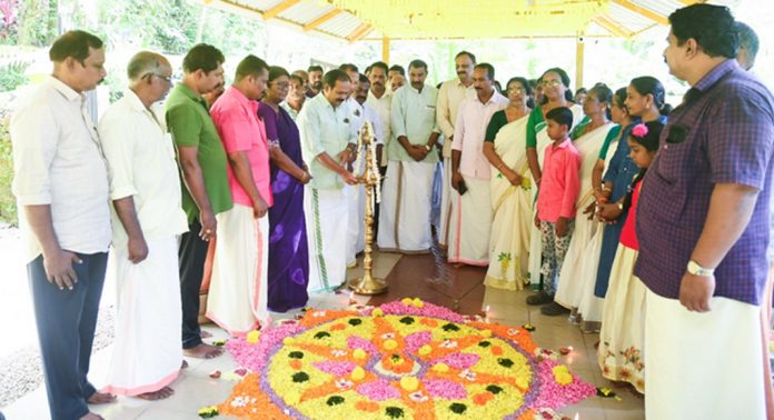 കുമ്മണ്ണൂർ എസ്.എന്.ഡി.പി ശാഖായോഗത്തിലെ മാസ ചതയവും ഓണാഘോഷ പരിപാടികളും നടന്നു കുമ്മണ്ണൂർ എസ്.എന്.ഡി.പി ശാഖായോഗത്തിലെ മാസ ചതയവും ഓണാഘോഷ പരിപാടികളും നടന്നു