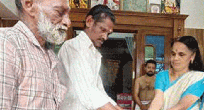 ഇരവിപേരൂരിൽ പൂരാടം കൊടുപ്പ് നടന്നു ഇരവിപേരൂരിൽ പൂരാടം കൊടുപ്പ് നടന്നു
