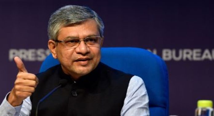 എല്ലാ തീവണ്ടികളിലും ക്യാമറകൾ സ്ഥാപിക്കും ; റെയിൽവേമന്ത്രി അശ്വിനി വൈഷ്ണവ് എല്ലാ തീവണ്ടികളിലും ക്യാമറകൾ സ്ഥാപിക്കും ; റെയിൽവേമന്ത്രി അശ്വിനി വൈഷ്ണവ്