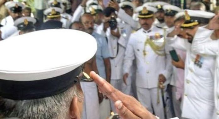 ഹെലികോപ്റ്റർ അപകടത്തിൽ മരിച്ച പൈലറ്റ് വിപിൻ ബാബുവിന് അന്ത്യാഞ്ജലി നൽകി നാട് ഹെലികോപ്റ്റർ അപകടത്തിൽ മരിച്ച പൈലറ്റ് വിപിൻ ബാബുവിന് അന്ത്യാഞ്ജലി നൽകി നാട്