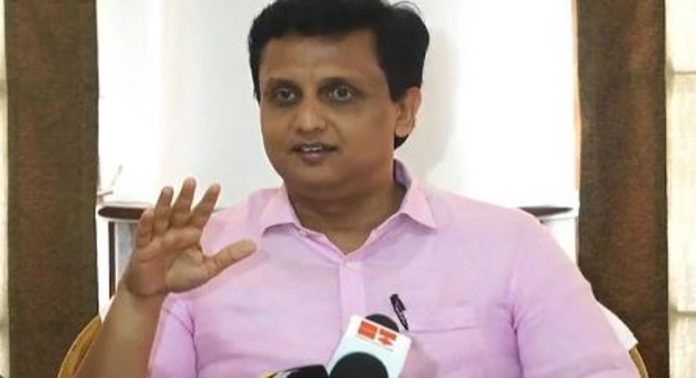 സുരക്ഷിതമായ യാത്രാനുഭവം ഒരുക്കുന്നതില് ഡ്രൈവര്മാര്ക്ക് പ്രധാന പങ്ക് ഉണ്ട് ; വിനോദ സഞ്ചാരികളുമായി വരുന്ന ഡ്രൈവര്മാര്ക്ക് അടിസ്ഥാന സൗകര്യങ്ങള് ഉറപ്പുവരുത്തണം, നിർണായക ഉത്തരവുമായി ടൂറിസം വകുപ്പ് സുരക്ഷിതമായ യാത്രാനുഭവം ഒരുക്കുന്നതില് ഡ്രൈവര്മാര്ക്ക് പ്രധാന പങ്ക് ഉണ്ട് ; വിനോദ സഞ്ചാരികളുമായി വരുന്ന ഡ്രൈവര്മാര്ക്ക് അടിസ്ഥാന സൗകര്യങ്ങള് ഉറപ്പുവരുത്തണം, നിർണായക ഉത്തരവുമായി ടൂറിസം വകുപ്പ്