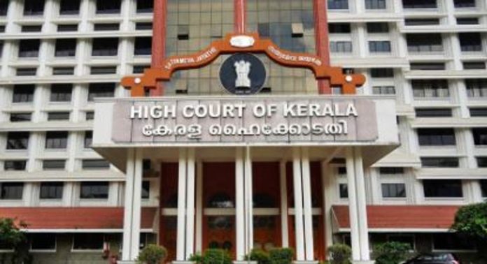കാഫിര് സ്ക്രീന് ഷോട്ട് കേസ് ; അന്വേഷണം വൈകിക്കരുതെന്ന് ഹൈക്കോടതി കാഫിര് സ്ക്രീന് ഷോട്ട് കേസ് ; അന്വേഷണം വൈകിക്കരുതെന്ന് ഹൈക്കോടതി