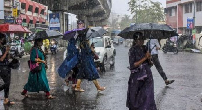 സംസ്ഥാനത്ത് വീണ്ടും ശക്തമായ മഴയ്ക്ക് സാധ്യത ; മുന്നറിയിപ്പ് നൽകി അധികൃതർ സംസ്ഥാനത്ത് വീണ്ടും ശക്തമായ മഴയ്ക്ക് സാധ്യത ; മുന്നറിയിപ്പ് നൽകി അധികൃതർ