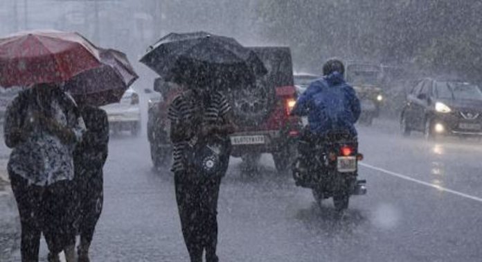 സംസ്ഥാനത്ത് ഇന്ന് ഇടിമിന്നലോടെ മഴയ്ക്ക് സാധ്യത ; മുന്നറിയിപ്പ് നൽകി അധികൃതർ സംസ്ഥാനത്ത് ഇന്ന് ഇടിമിന്നലോടെ മഴയ്ക്ക് സാധ്യത ; മുന്നറിയിപ്പ് നൽകി അധികൃതർ