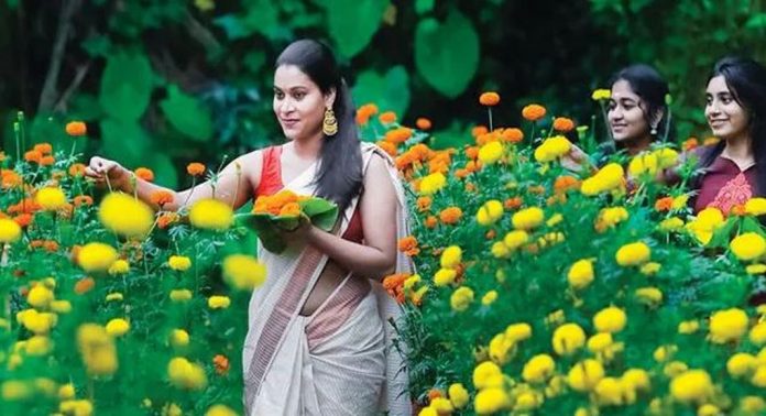 പ്രവാസികൾക്കും ഇന്ന് ഉത്രാടപ്പാച്ചിൽ പ്രവാസികൾക്കും ഇന്ന് ഉത്രാടപ്പാച്ചിൽ