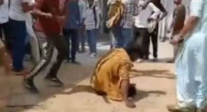 ഹരിയാനയിൽ ബീഫ് കഴിച്ചെന്നാരോപിച്ച് അന്യസംസ്ഥാന തൊഴിലാളിയെ മർദ്ദിച്ച് കൊന്നു ; ഏഴ് പേർ പിടിയിൽ ഹരിയാനയിൽ ബീഫ് കഴിച്ചെന്നാരോപിച്ച് അന്യസംസ്ഥാന തൊഴിലാളിയെ മർദ്ദിച്ച് കൊന്നു ; ഏഴ് പേർ പിടിയിൽ