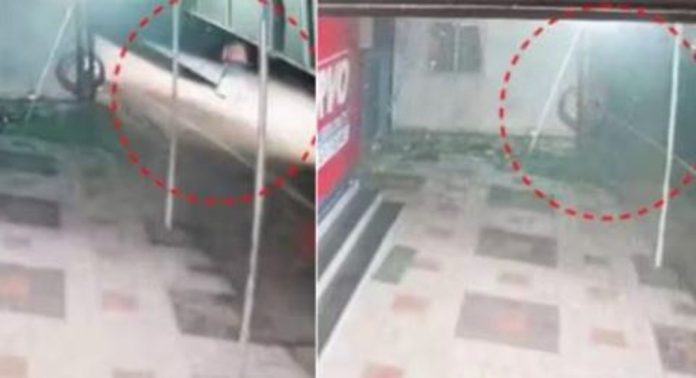 വാഹനമിടിച്ചവര് പരിക്കേറ്റയാളെ മുറിക്കുള്ളില് പൂട്ടിയിട്ടു ; പിന്നാലെ 55- കാരന് ദാരുണാന്ത്യം, സിസിടിവി ദൃശ്യങ്ങള് പുറത്ത് വാഹനമിടിച്ചവര് പരിക്കേറ്റയാളെ മുറിക്കുള്ളില് പൂട്ടിയിട്ടു ; പിന്നാലെ 55- കാരന് ദാരുണാന്ത്യം, സിസിടിവി ദൃശ്യങ്ങള് പുറത്ത്