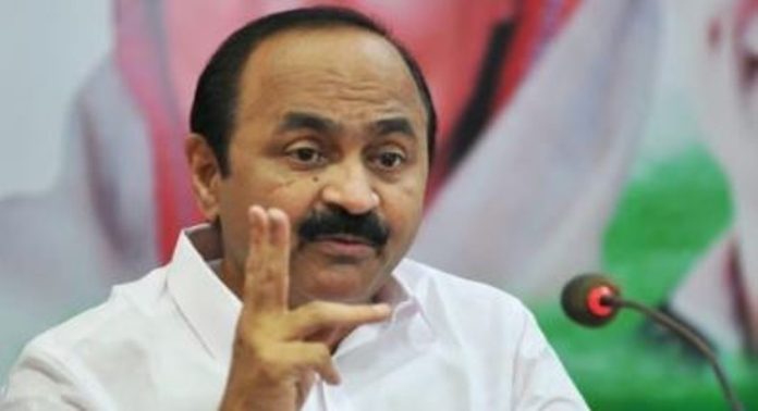 ആര്എസ്എസ് ജനറല് സെക്രട്ടറിയുമായി എഡിജിപി കൂടിക്കാഴ്ച നടത്തി, അയച്ചത് മുഖ്യമന്ത്രി ; ആരോപണവുമായി വി.ഡി. സതീശന് ആര്എസ്എസ് ജനറല് സെക്രട്ടറിയുമായി എഡിജിപി കൂടിക്കാഴ്ച നടത്തി, അയച്ചത് മുഖ്യമന്ത്രി ; ആരോപണവുമായി വി.ഡി. സതീശന്
